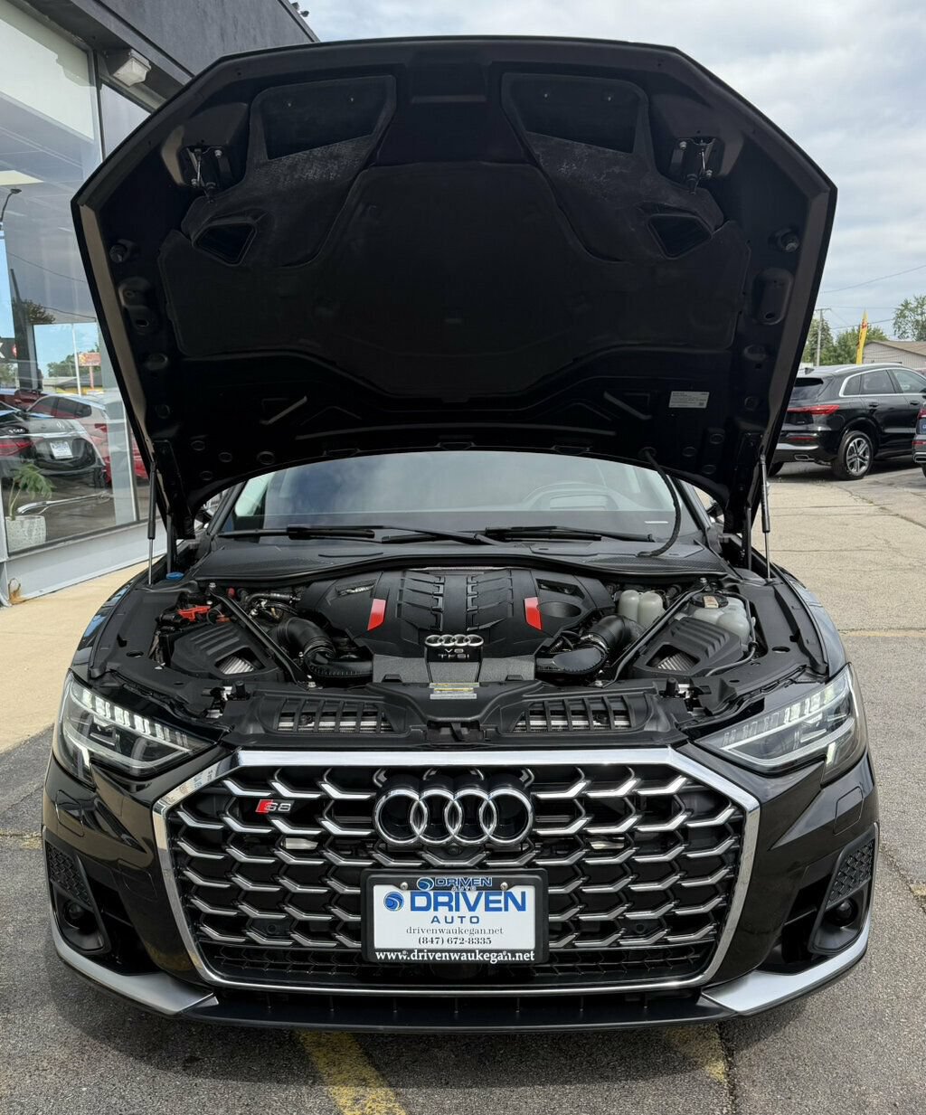 Used 2022 Audi S8 w/ S8 Comfort Plus Package AWD/4WD image 8