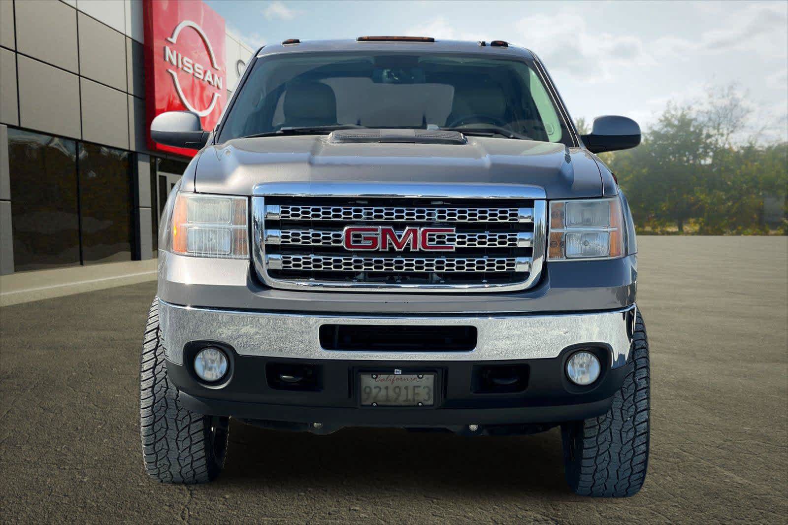 Used 2014 GMC Sierra 2500 SLT w/ SLT Convenience Package AWD/4WD image 10
