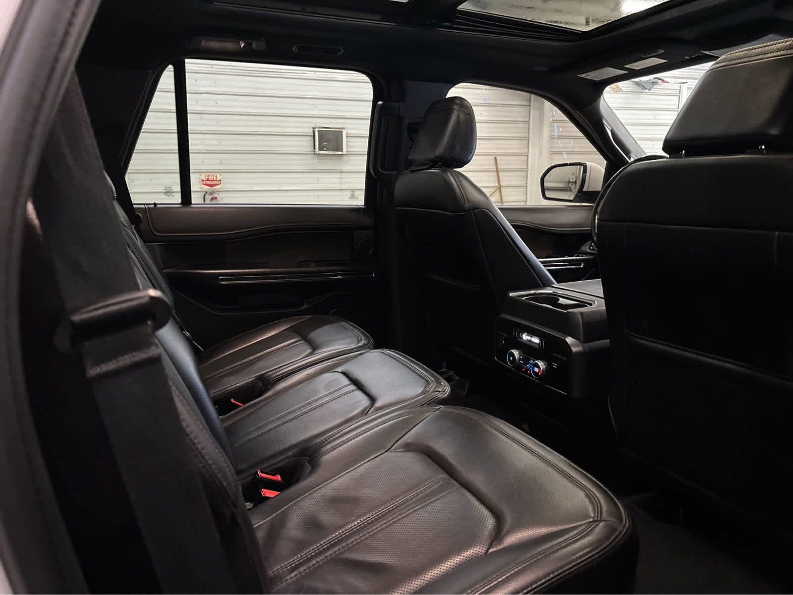 Used 2021 Ford Expedition Limited AWD/4WD image 34
