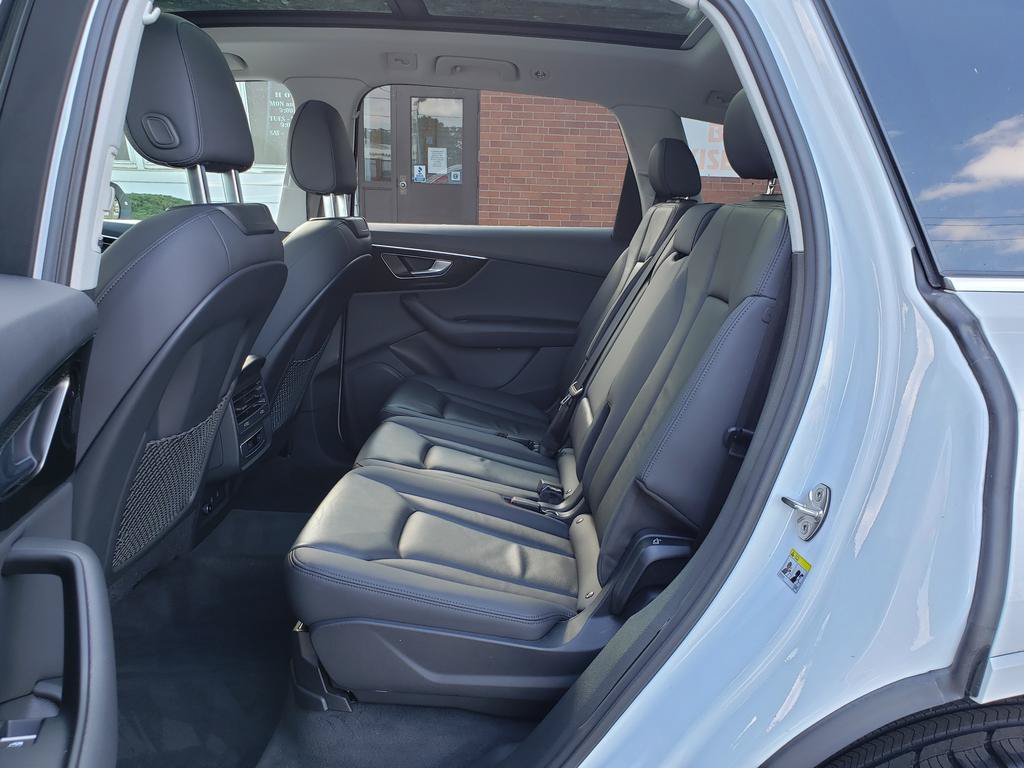 Used 2023 Audi Q7 3.0T Premium w/ Convenience Package AWD/4WD image 11