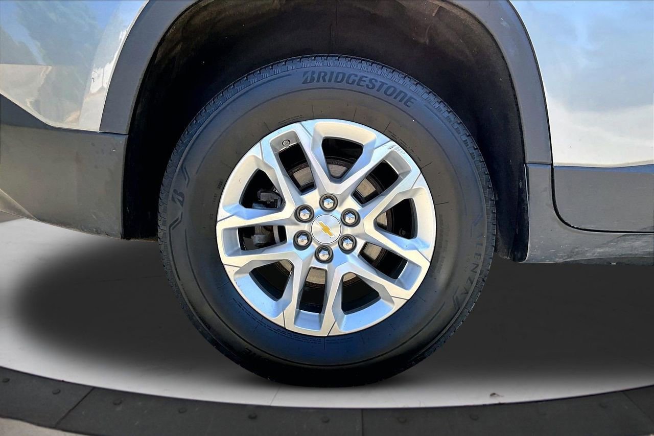 Used 2018 Chevrolet Traverse LT FWD image 35