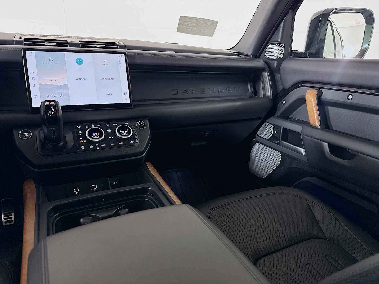 Used 2024 Land Rover Defender 130 X image 23