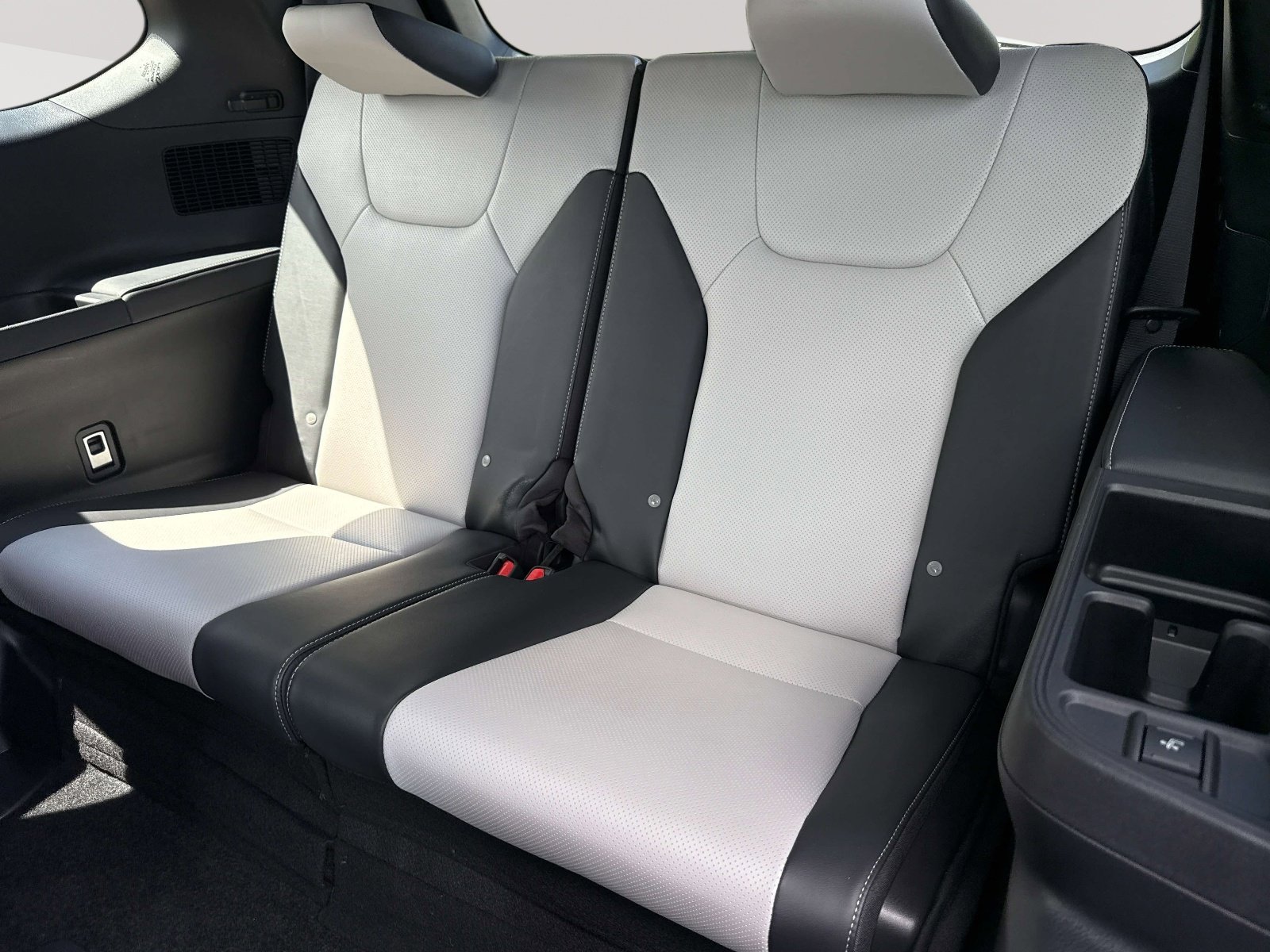 Used 2024 Lexus TX 500h AWD w/ Technology Package image 33