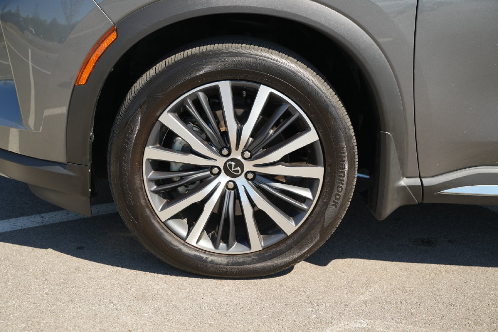 Used 2025 INFINITI QX60 Sensory AWD/4WD image 12