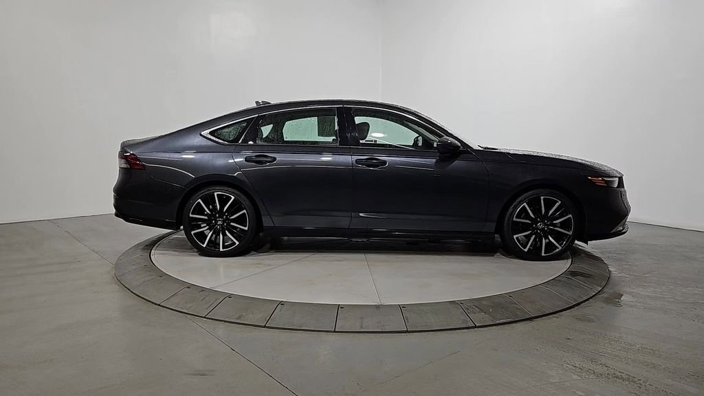 Used 2023 Honda Accord Touring image 6
