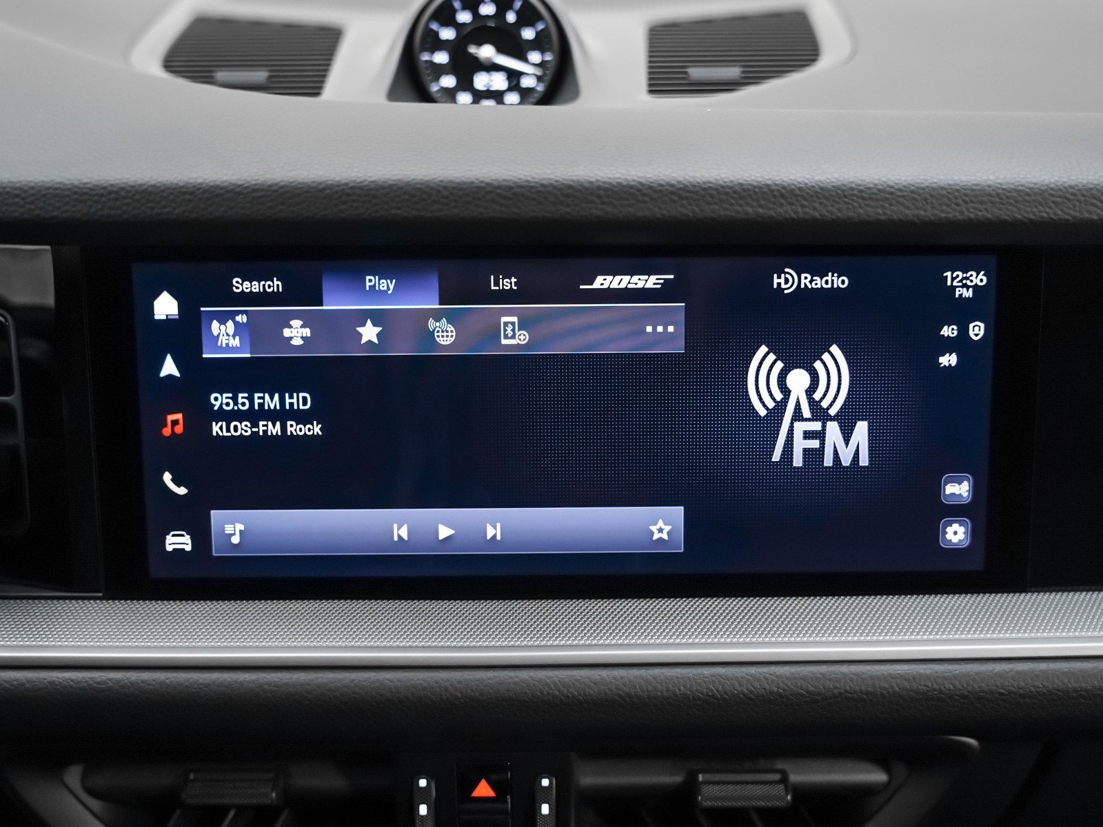 Used 2025 Porsche Cayenne Coupe image 23