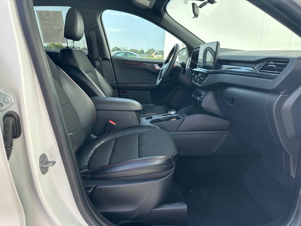 Used 2024 Ford Escape ST-Line w/ Tech Pack #1 AWD/4WD image 27