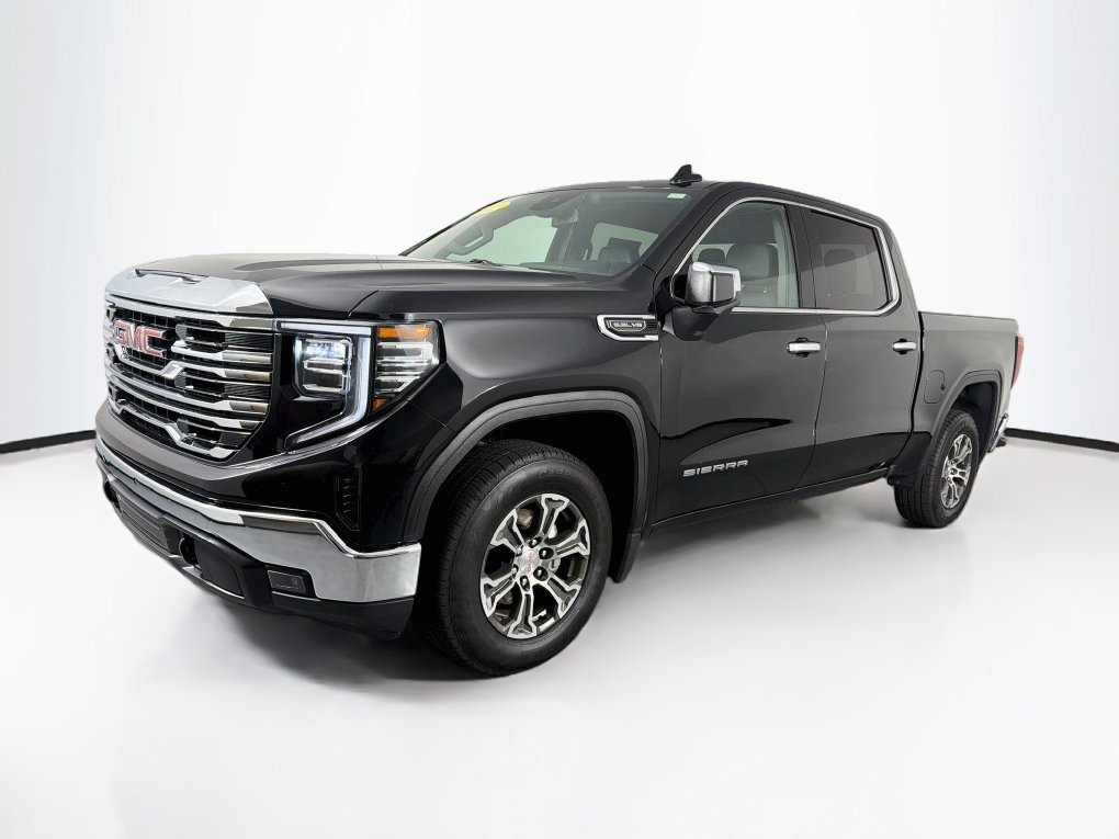 Used 2025 GMC Sierra 1500 SLT RWD image 3