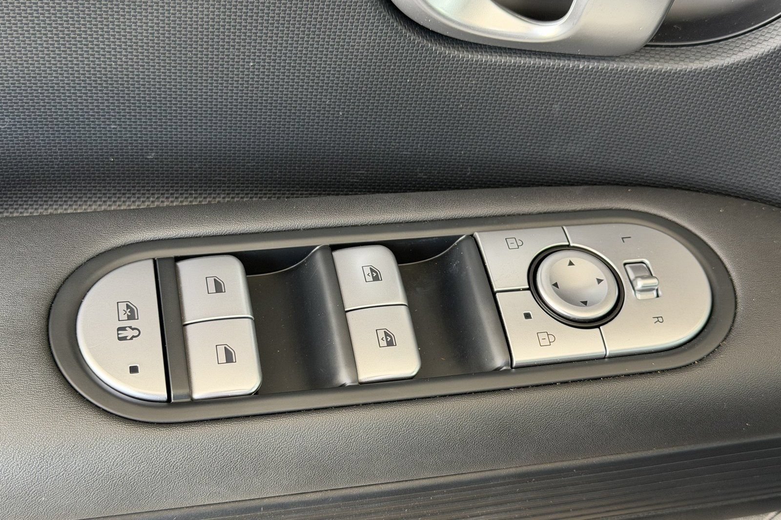Used 2024 Hyundai Ioniq 5 SEL RWD image 12