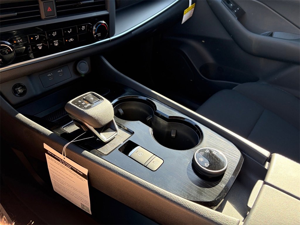 Certified 2025 Nissan Rogue S image 17