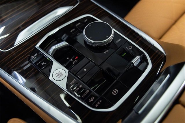 Certified 2025 BMW X7 xDrive40i image 19