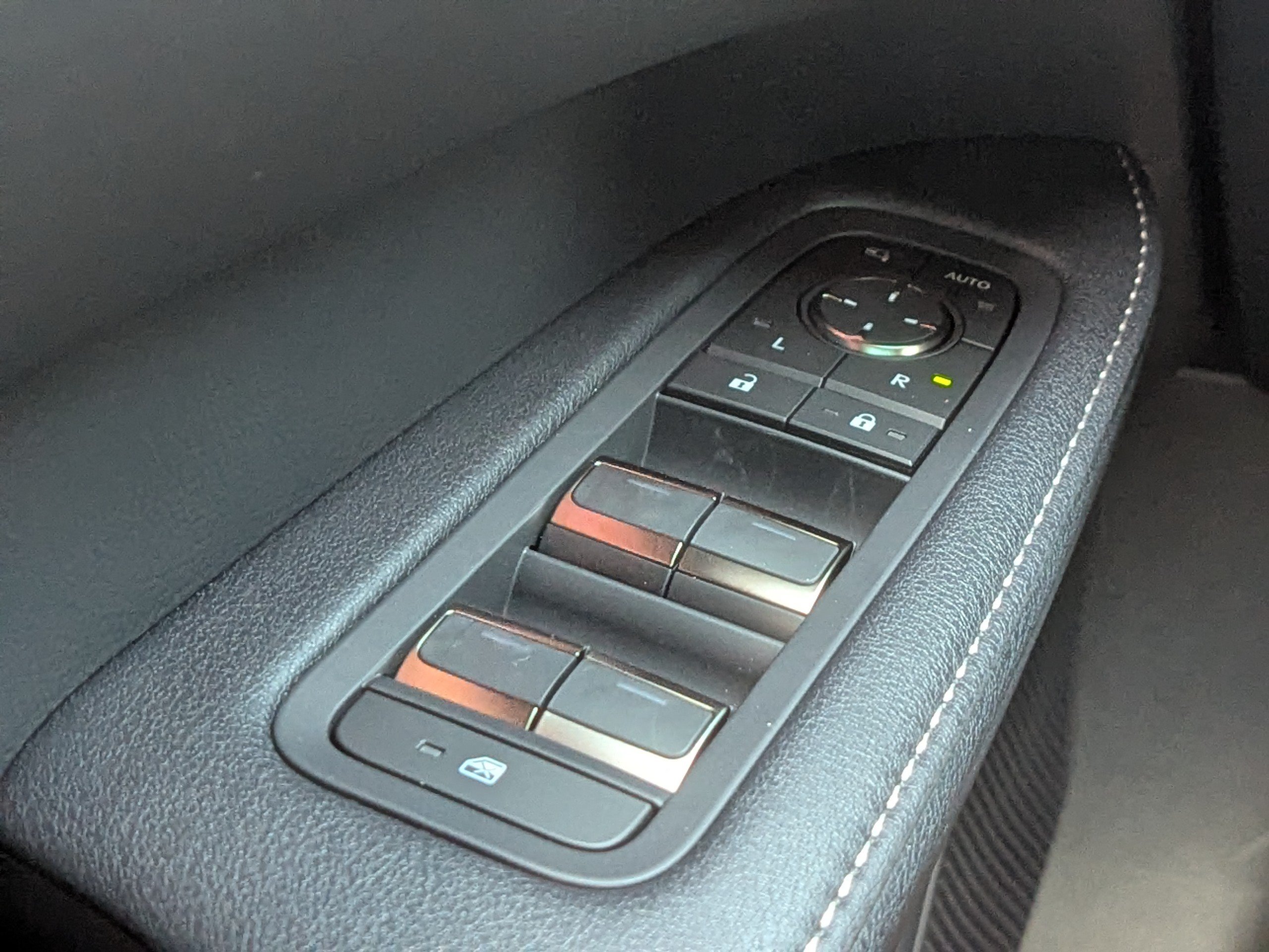 New 2026 Lexus RX 450h AWD w/ Convenience Package image 22