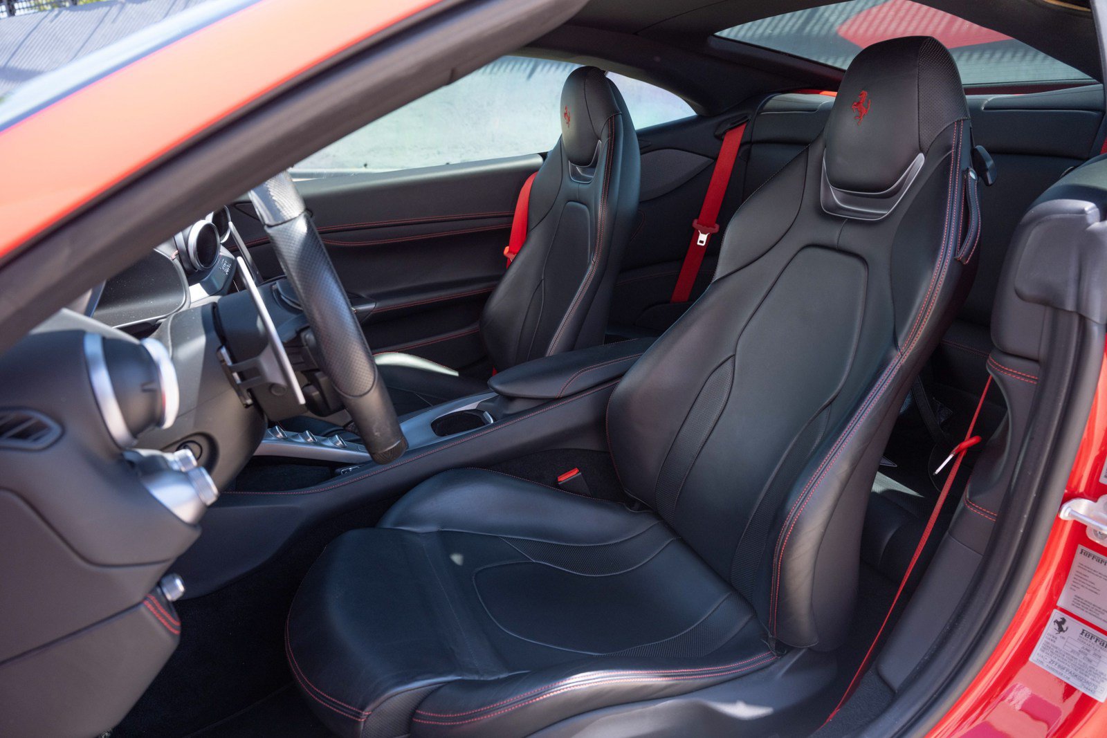 Used 2019 Ferrari Portofino RWD image 34