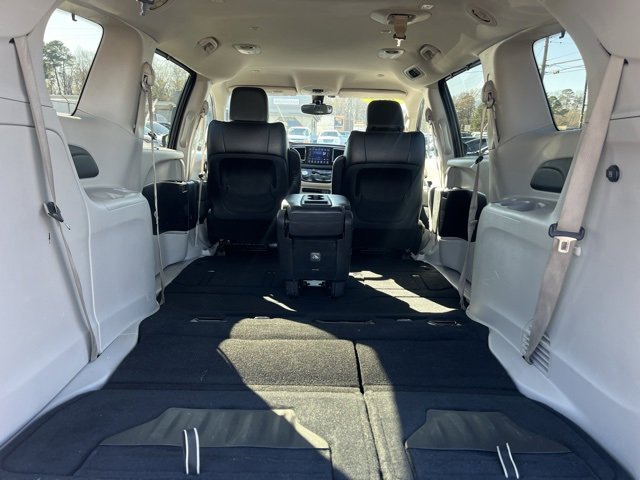 Used 2017 Chrysler Pacifica Touring-L image 15