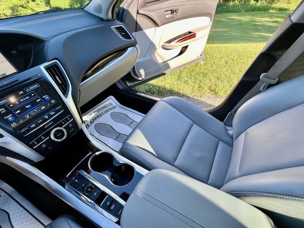 Used 2017 Acura TLX V6 SH-AWD w/ Technology Pkg image 5