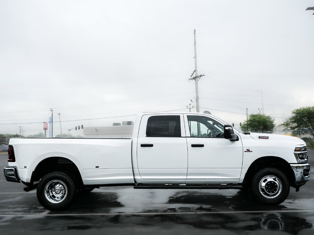 New 2027 RAM 3500 Tradesman AWD/4WD image 4