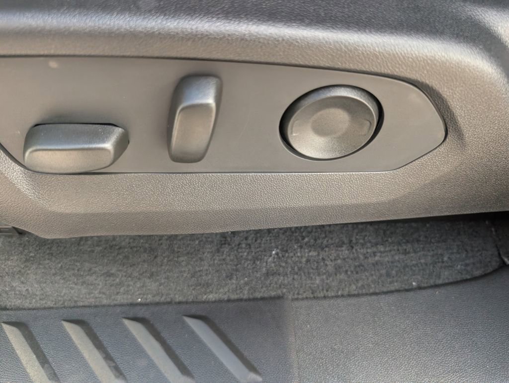 New 2026 GMC Canyon Elevation w/ Convenience Package image 10