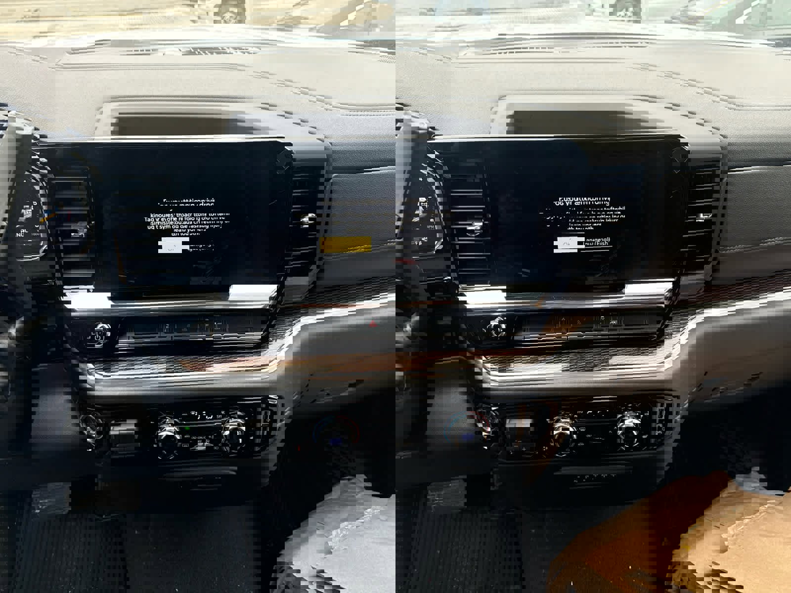 New 2026 GMC Sierra 3500 SLE w/ SLE Convenience Package image 18