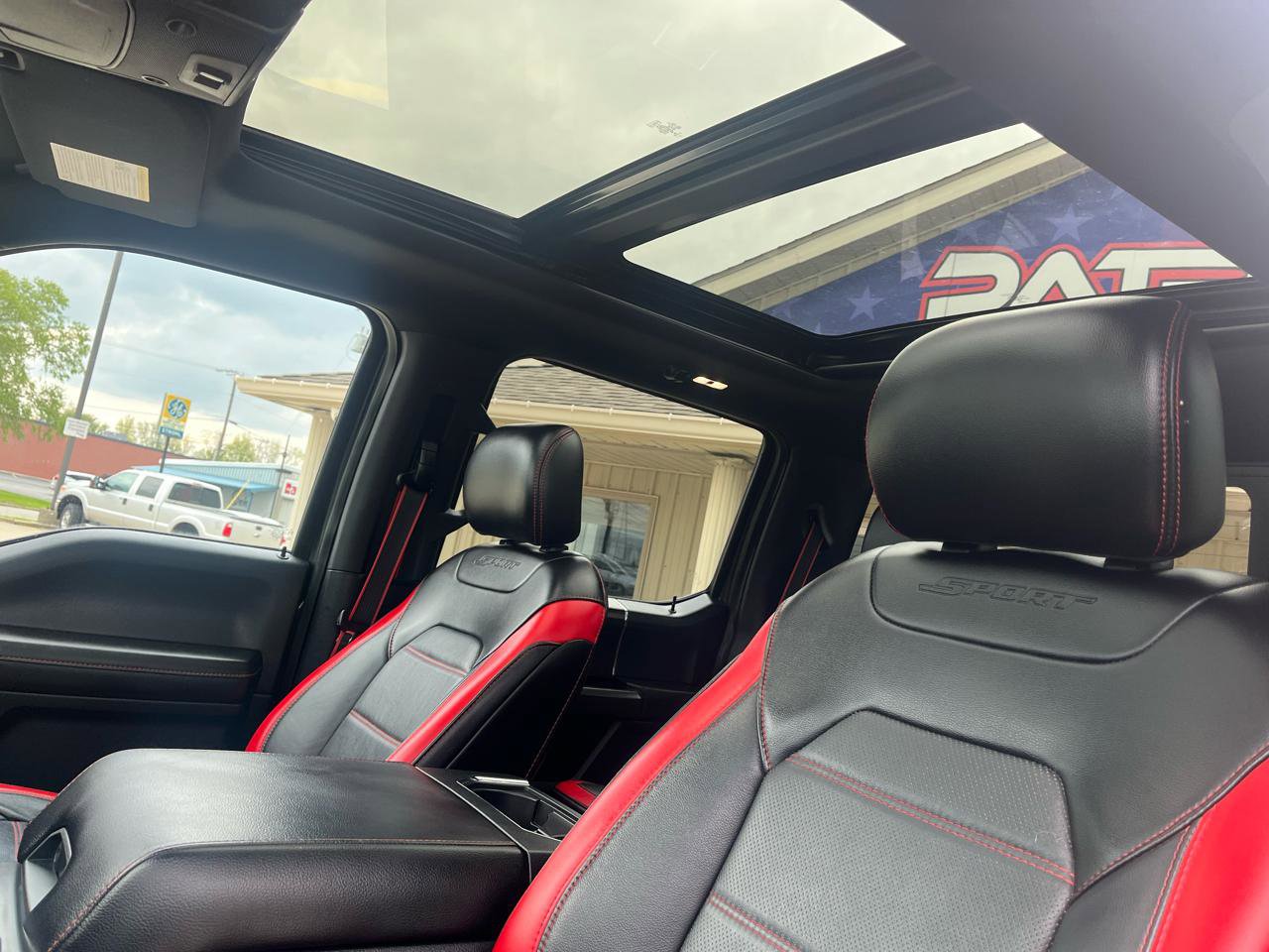Used 2019 Ford F150 Lariat w/ Equipment Group 502A Luxury AWD/4WD image 21