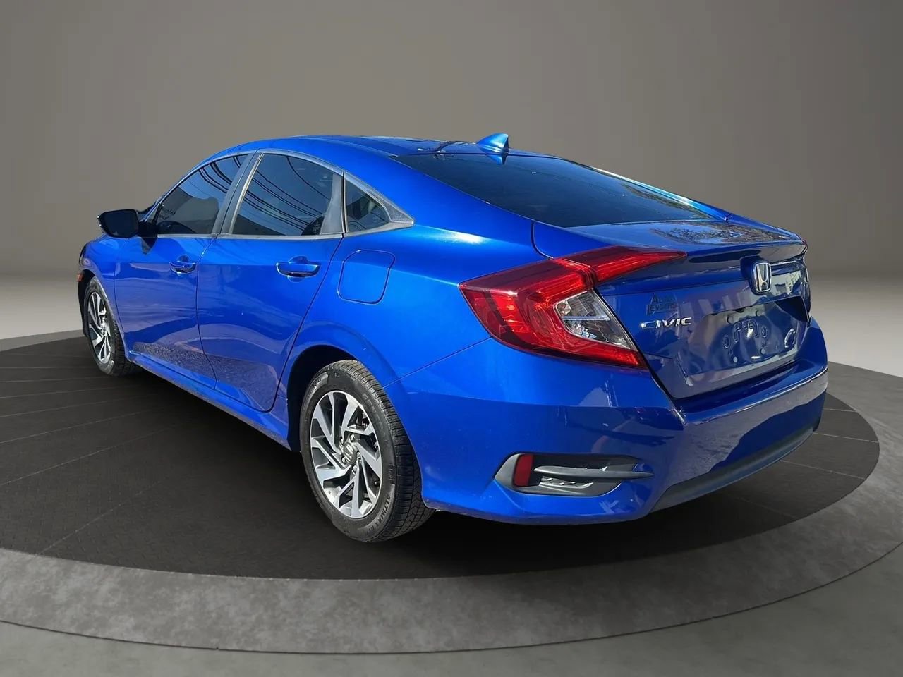 Used 2018 Honda Civic EX image 7