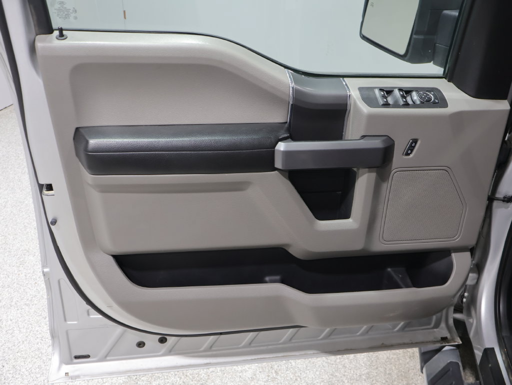 Used 2019 Ford F150 XLT w/ Equipment Group 302A Luxury AWD/4WD image 13