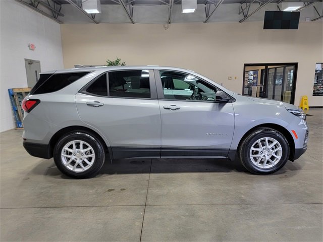 Used 2024 Chevrolet Equinox LS w/ LS Convenience Package image 7