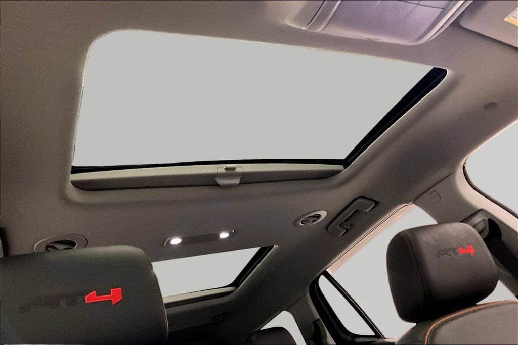 Used 2023 GMC Acadia AT4 w/ Technology Package AWD/4WD image 28