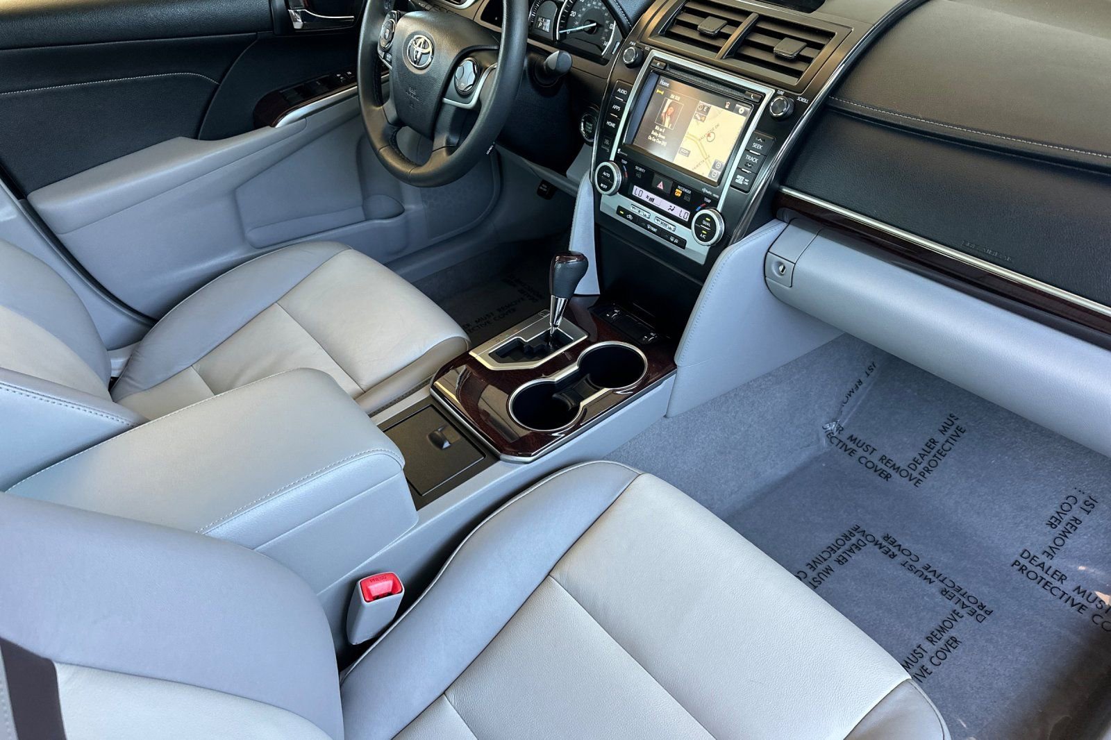 Used 2014 Toyota Camry XLE FWD image 14