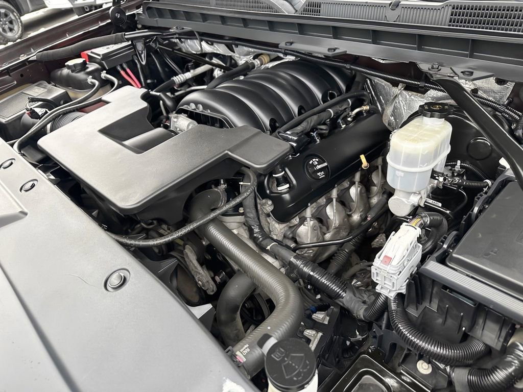 Used 2023 Chevrolet Suburban Premier image 30