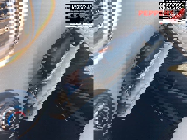 Used 2019 Kia Sorento LX w/ LX Convenience Package image 17