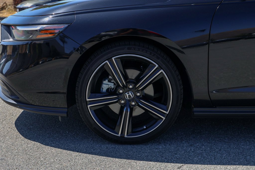 Used 2024 Honda Accord Sport image 11