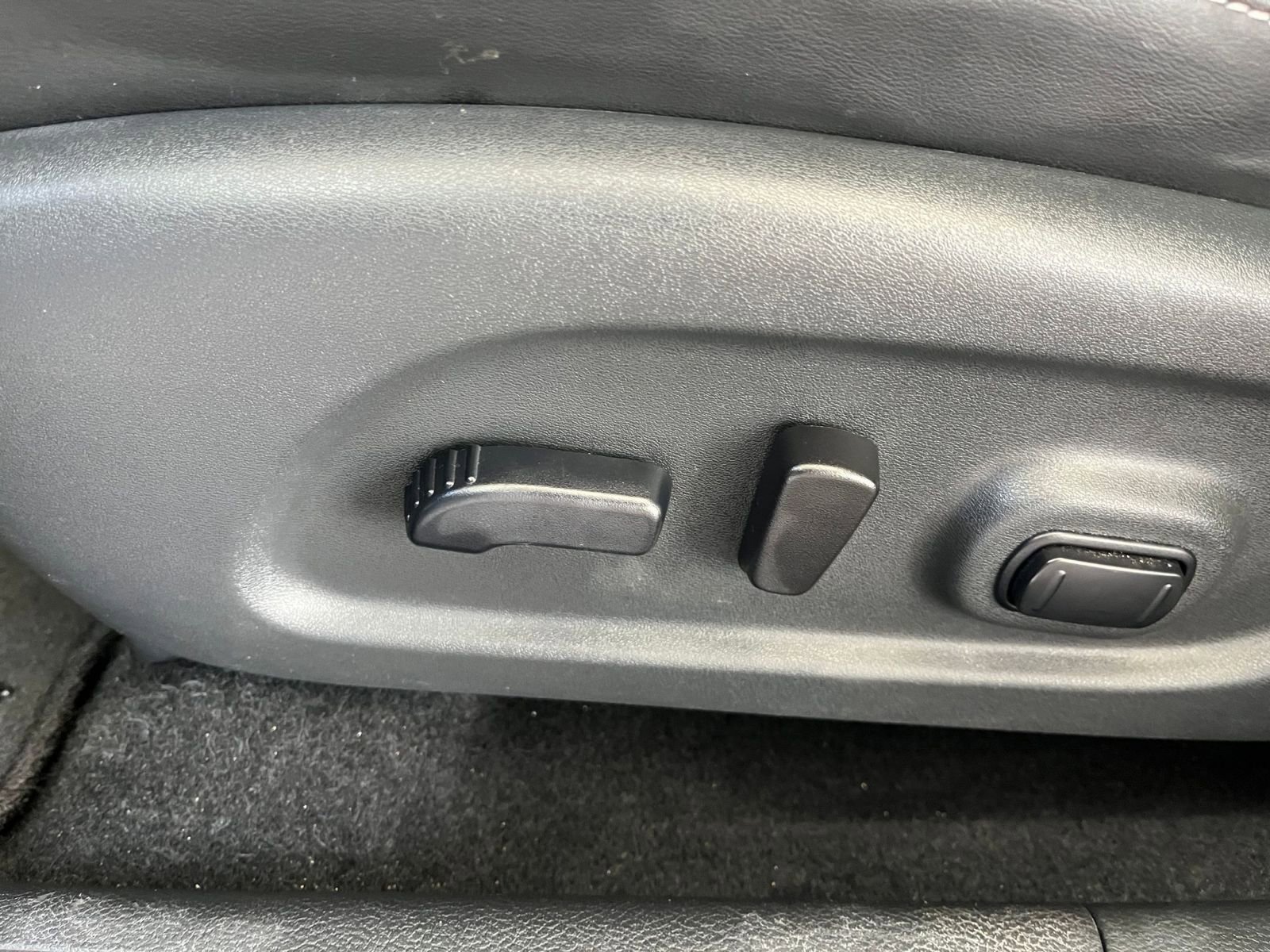 Used 2023 Nissan Murano SV image 23