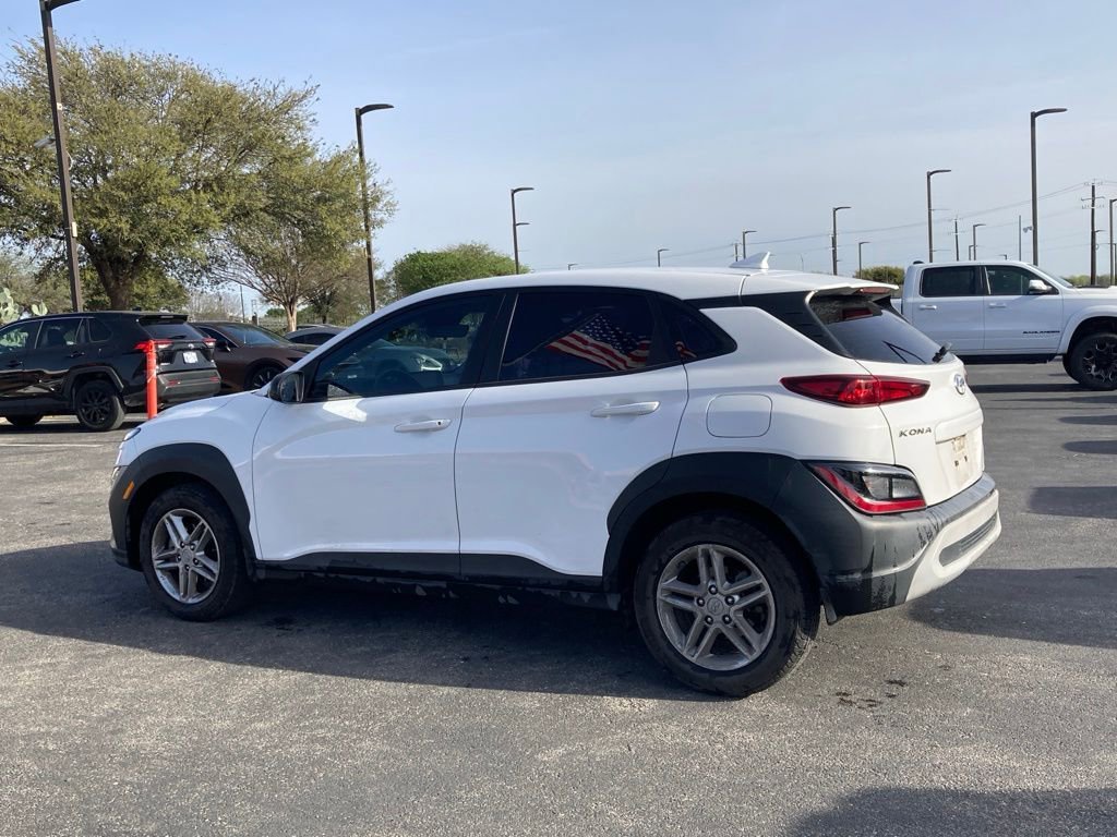 Used 2022 Hyundai Kona SE w/ Cargo Package image 6