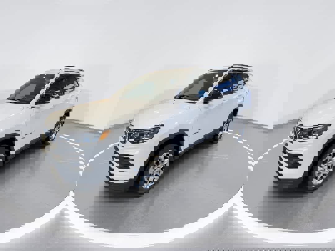 Used 2024 Jeep Compass Latitude image 4