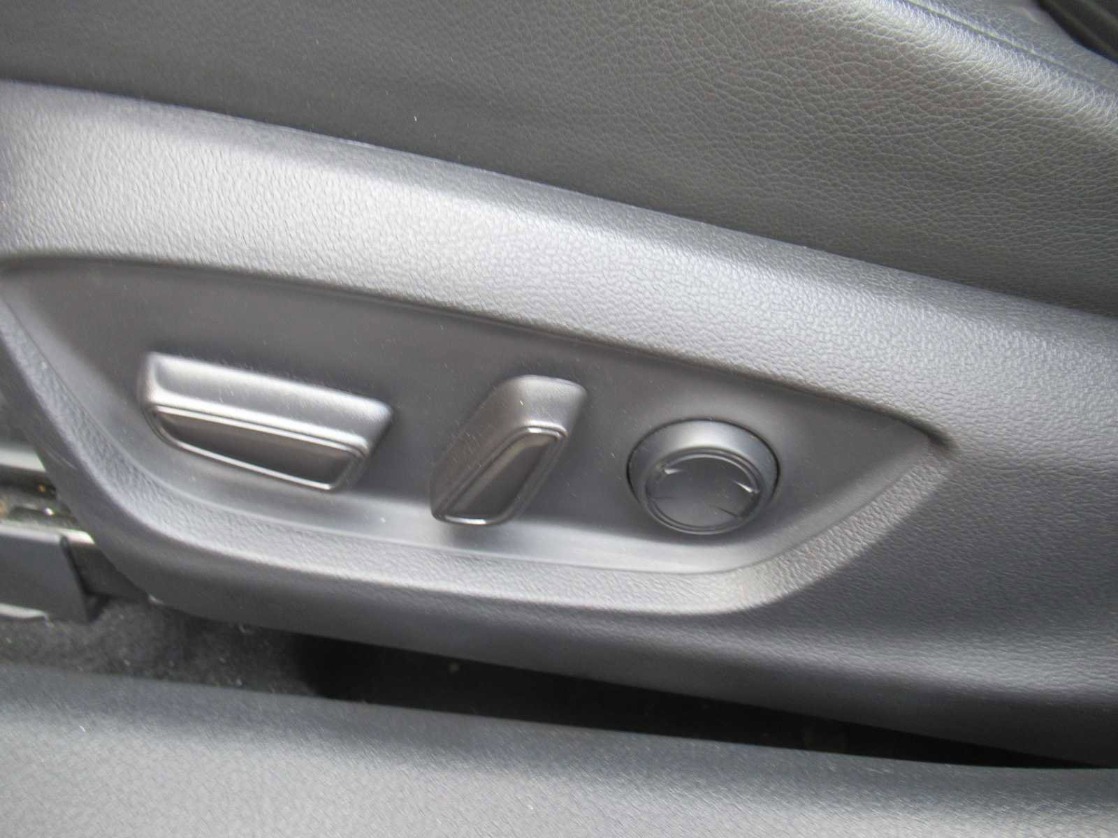 Used 2022 Toyota Camry SE image 21