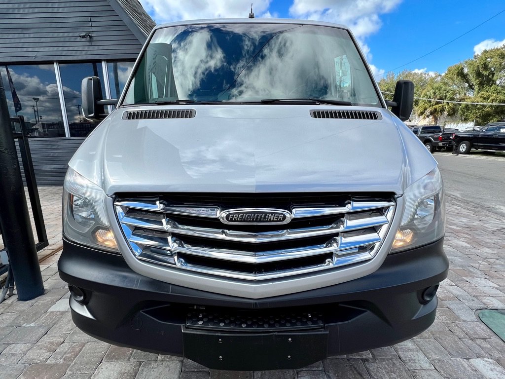 Used 2014 Freightliner Sprinter 2500 RWD image 3