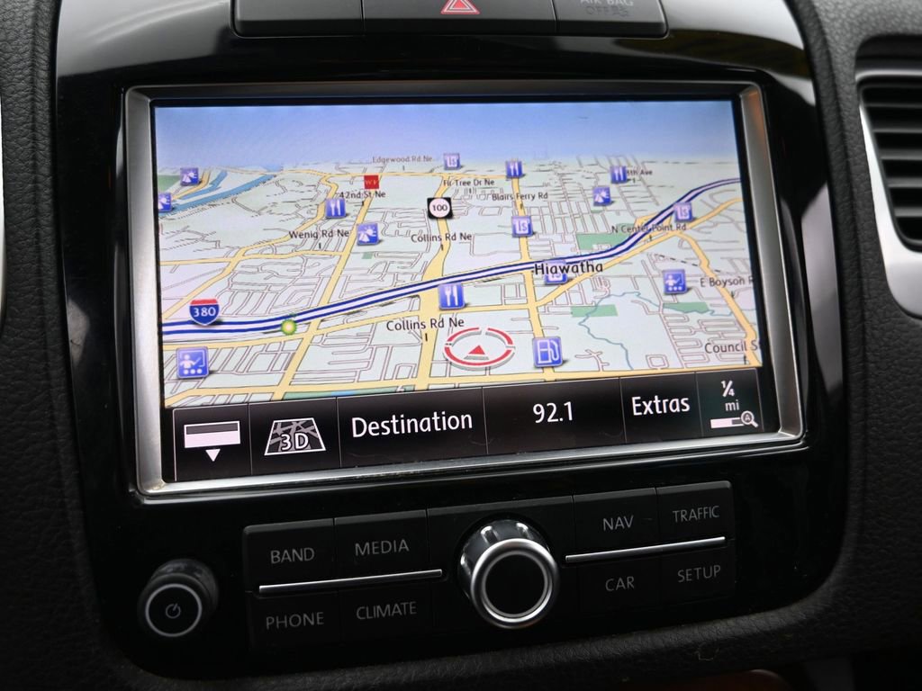 Used 2011 Volkswagen Touareg VR6 AWD/4WD image 16