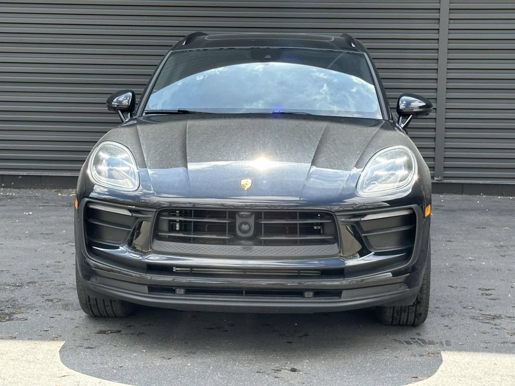Used 2025 Porsche Macan AWD/4WD image 8