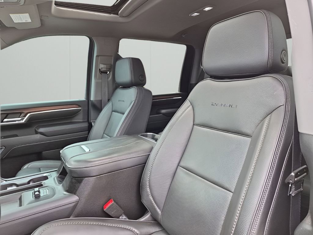 Used 2024 GMC Sierra 2500 Denali w/ Denali Reserve Package AWD/4WD image 32