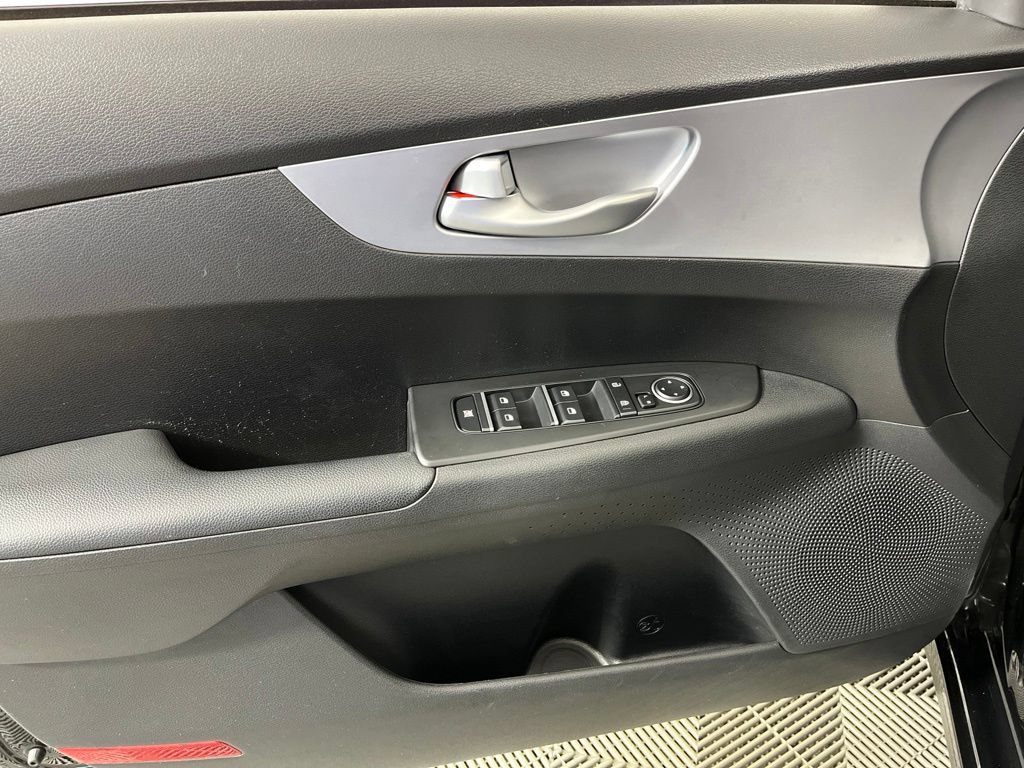 Used 2023 Kia Forte LXS w/ LXS Technology Package FWD image 25