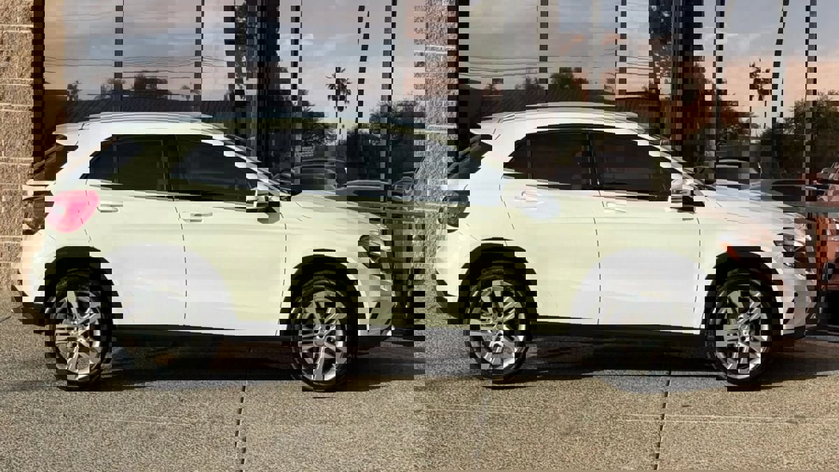 Used 2015 Mercedes-Benz GLA 250 4MATIC image 15