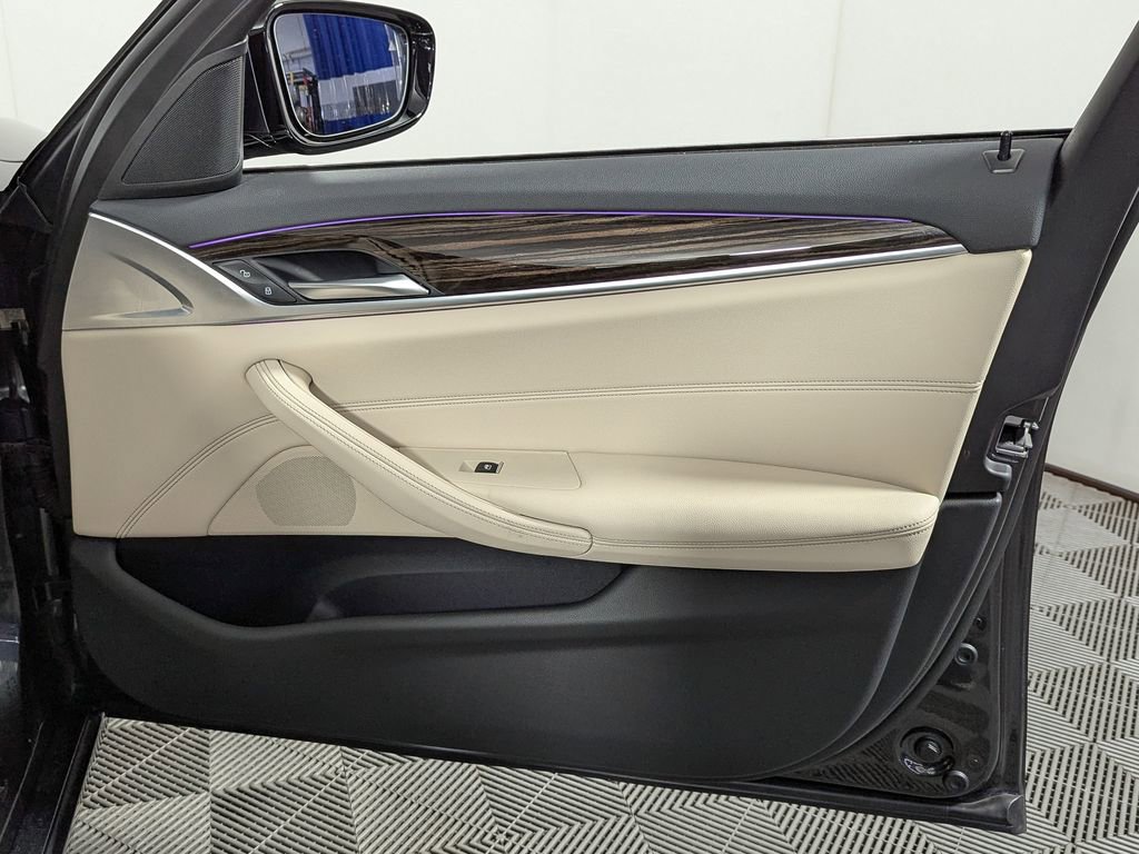 Certified 2022 BMW 530i xDrive w/ Convenience Package image 29