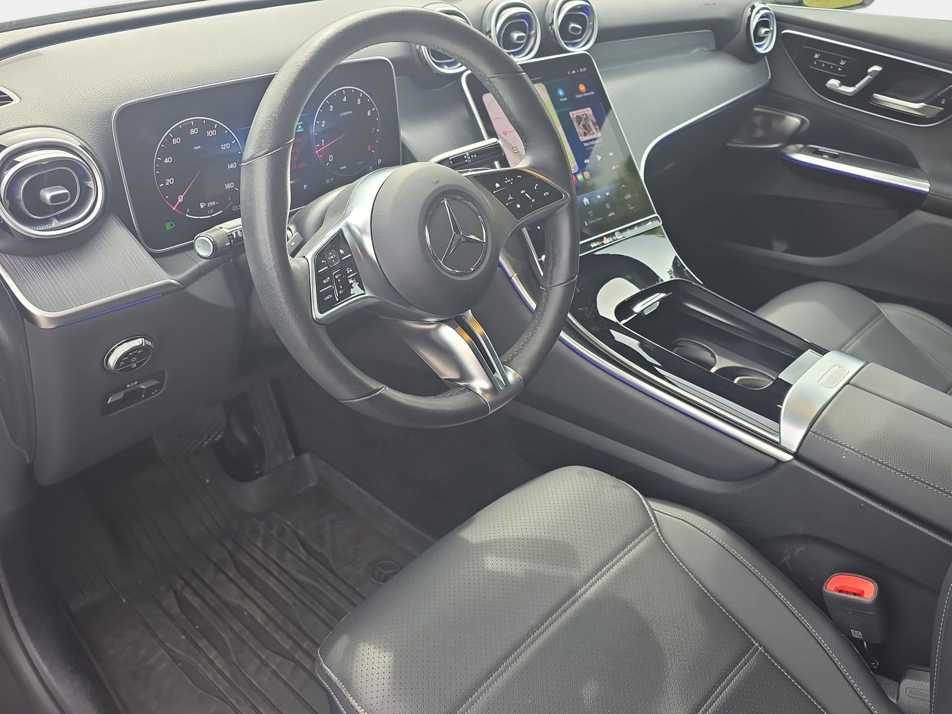Used 2025 Mercedes-Benz GLC 300 4MATIC image 16