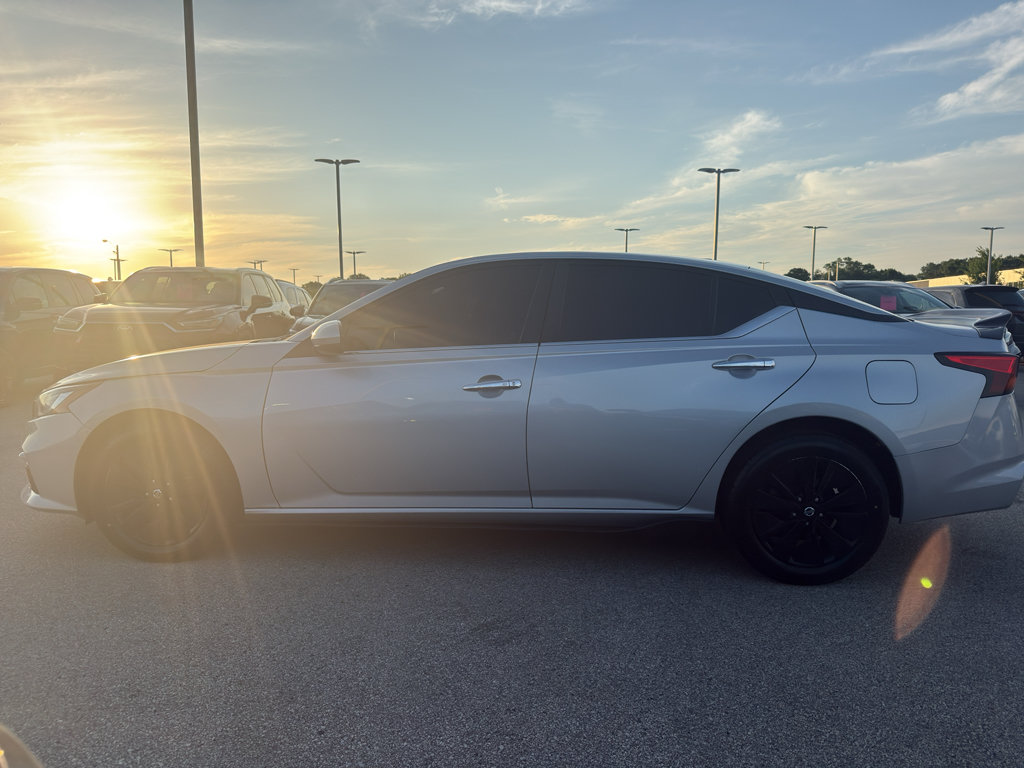 Used 2022 Nissan Altima 2.5 SV AWD/4WD image 5