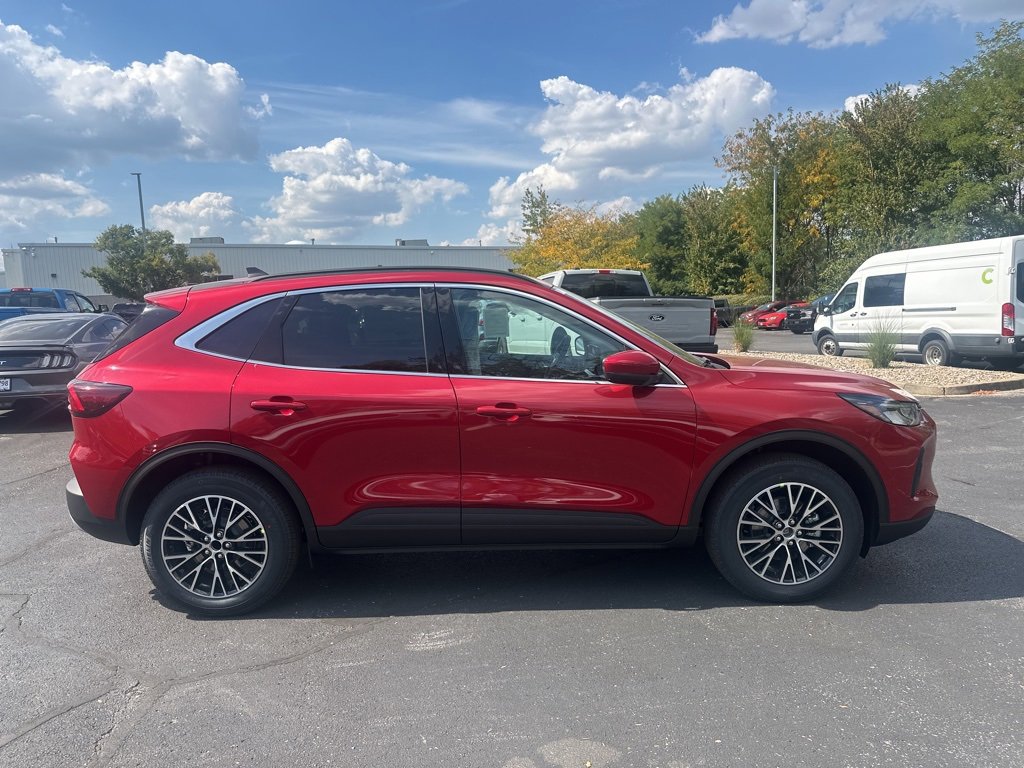 New 2026 Ford Escape SE image 4