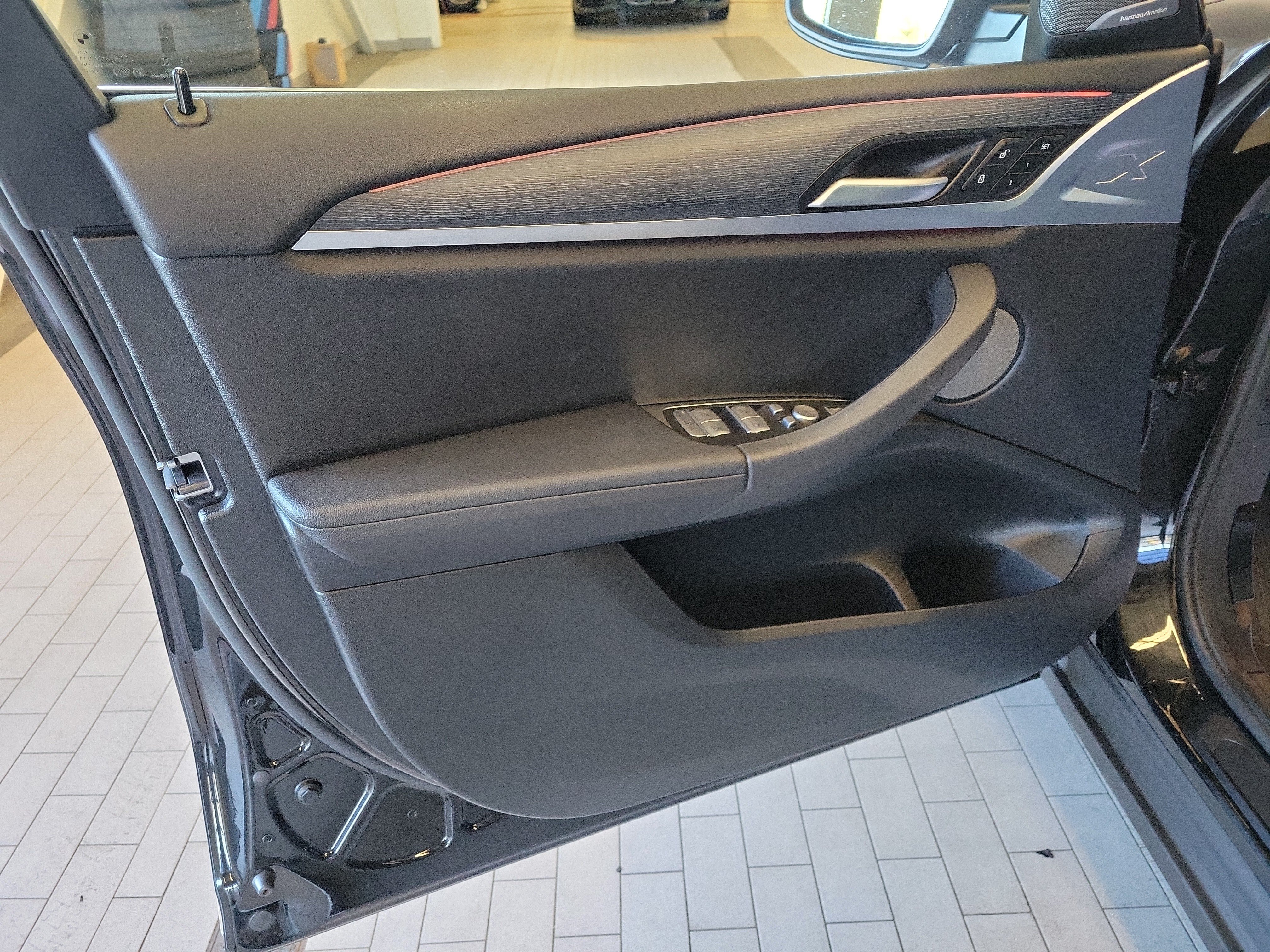 Used 2024 BMW X3 xDrive30i w/ Premium Package w/ZPA AWD/4WD image 15