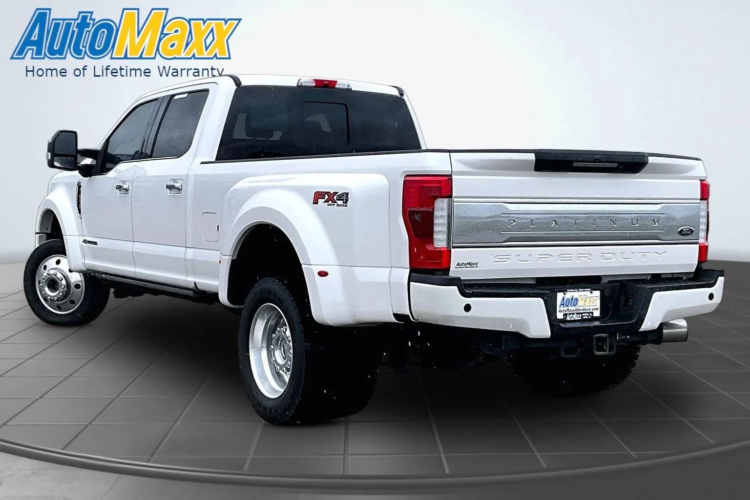 Used 2017 Ford F450 Platinum w/ Platinum Ultimate Package AWD/4WD image 5