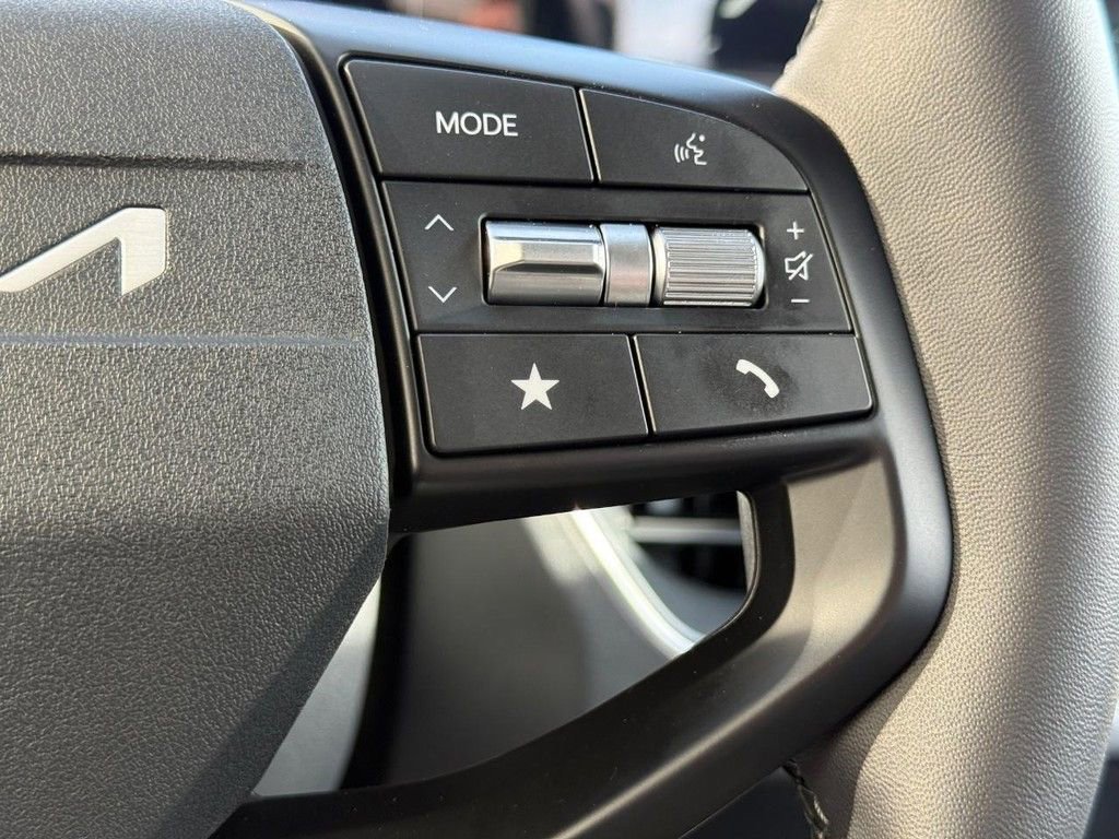 New 2025 Kia K4 EX image 9