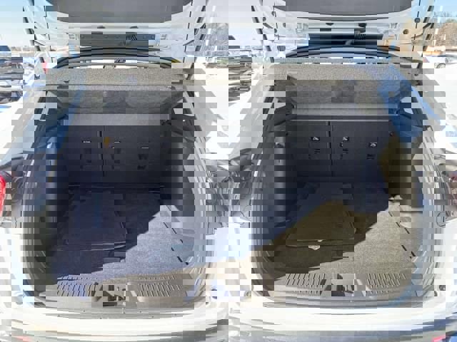 Used 2025 Chevrolet Trax LT FWD image 9