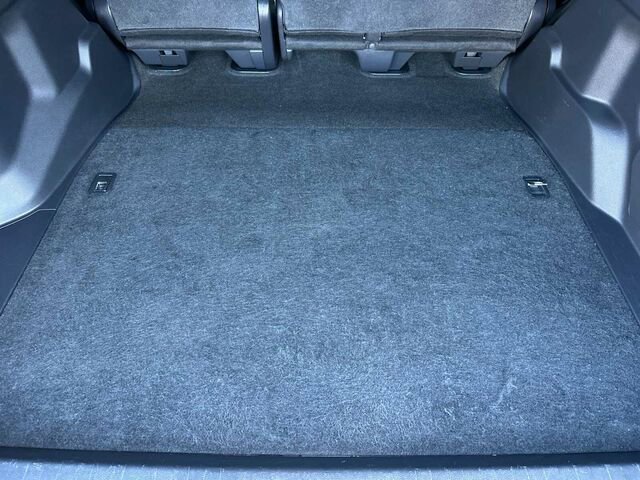 Used 2025 Toyota 4Runner SR5 image 18